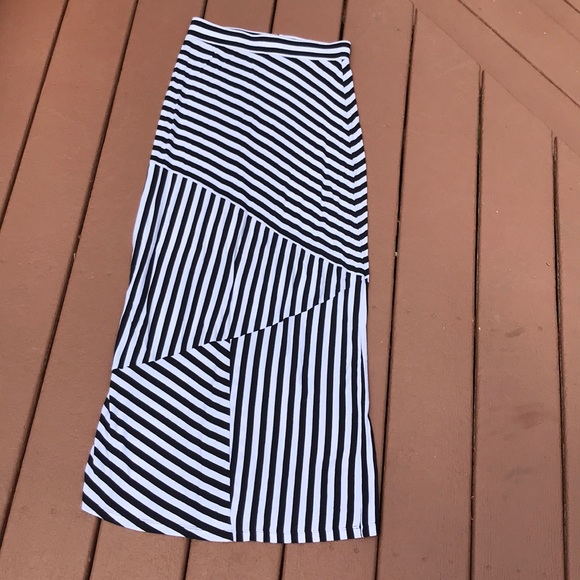 Maxi skirt - Picture 1 of 2